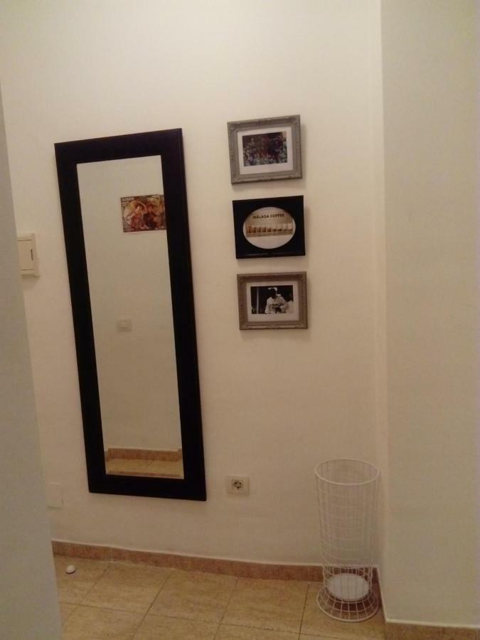 Apartamento Dos Aceras Малага Екстериор снимка