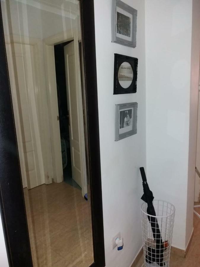 Apartamento Dos Aceras Малага Екстериор снимка
